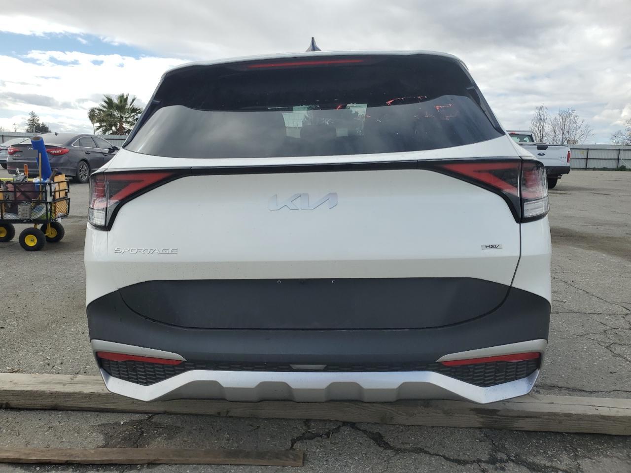 2025 KIA Sportage VIN KNDPU3DGXS7195773 Copart auction photo, rear end / side damage thumbnail 6