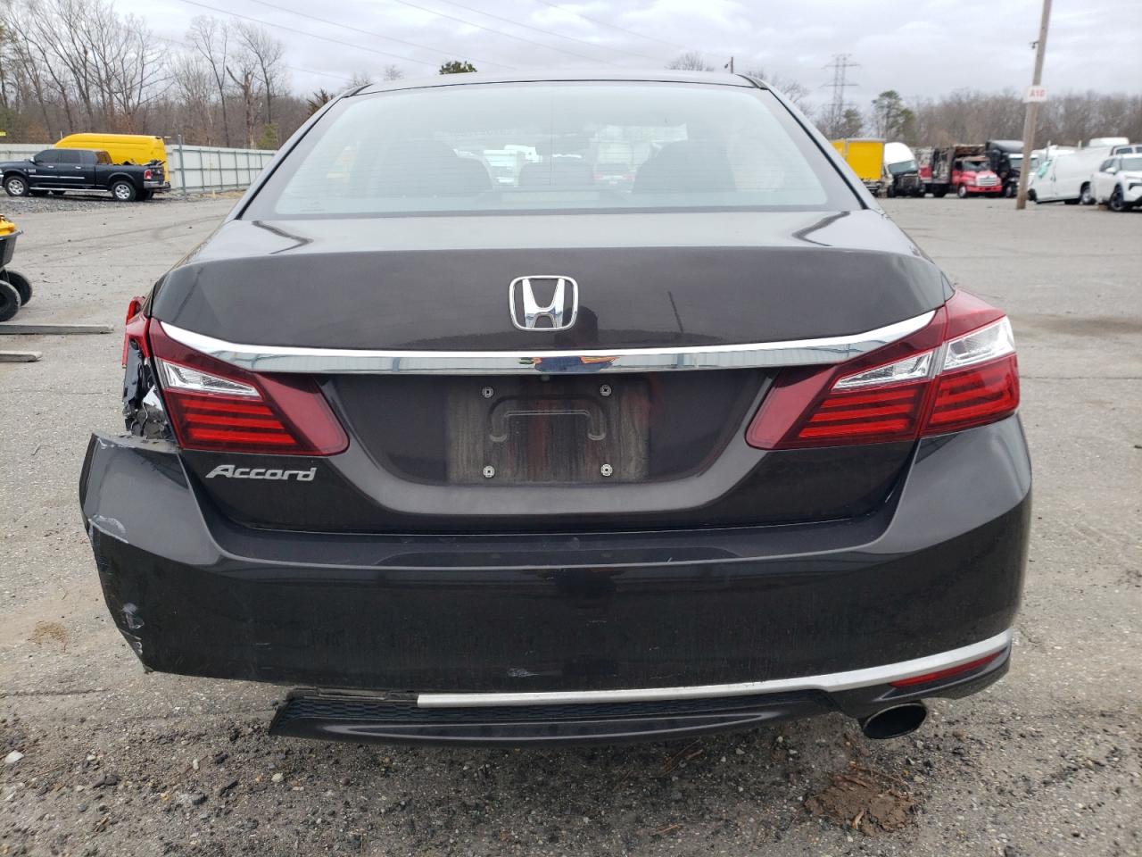 2017 Honda Accord VIN 1HGCR2F34HA305640 Copart auction photo, side damage thumbnail 6