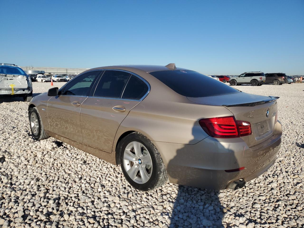 2012 BMW 5er VIN WBAXG5C59CDY28685 Copart auction photo, front end / minor dent/scratches damage thumbnail 2