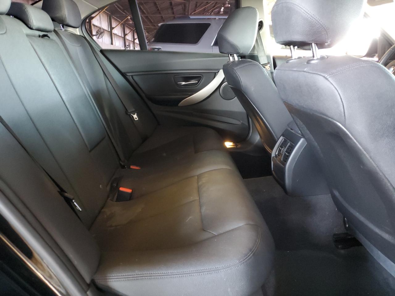 2018 BMW 3er VIN WBA8E1G5XJNU92369 Copart auction photo, front end damage thumbnail 10