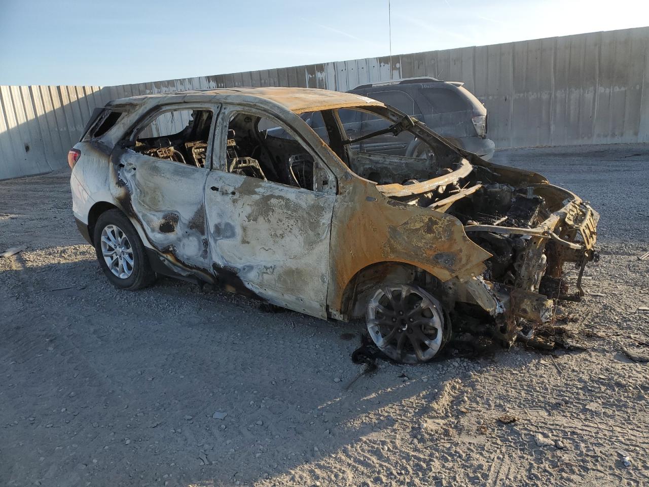 2021 Chevrolet Equinox VIN 3GNAXUEV6MS168534 Copart auction photo, burn damage thumbnail 4
