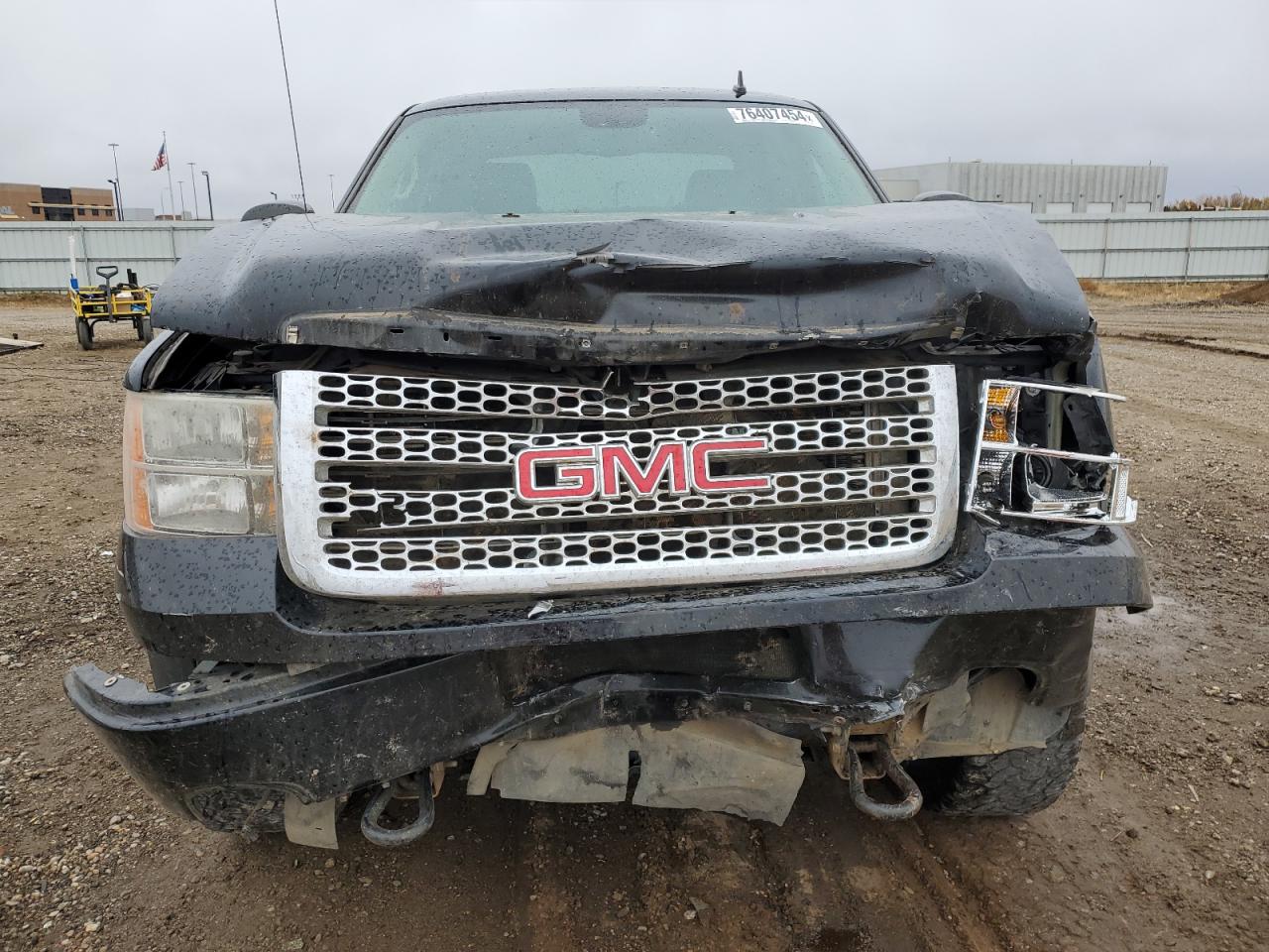 2011 GMC Sierra VIN 1GT125C89BF264055 Copart auction photo, front end / side damage thumbnail 5