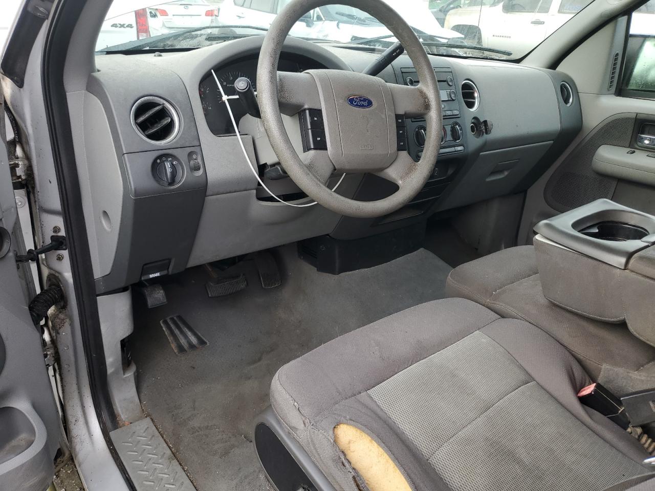2004 Ford F-150 VIN 1FTRX12W04NB26894 Copart auction photo, front end damage thumbnail 8