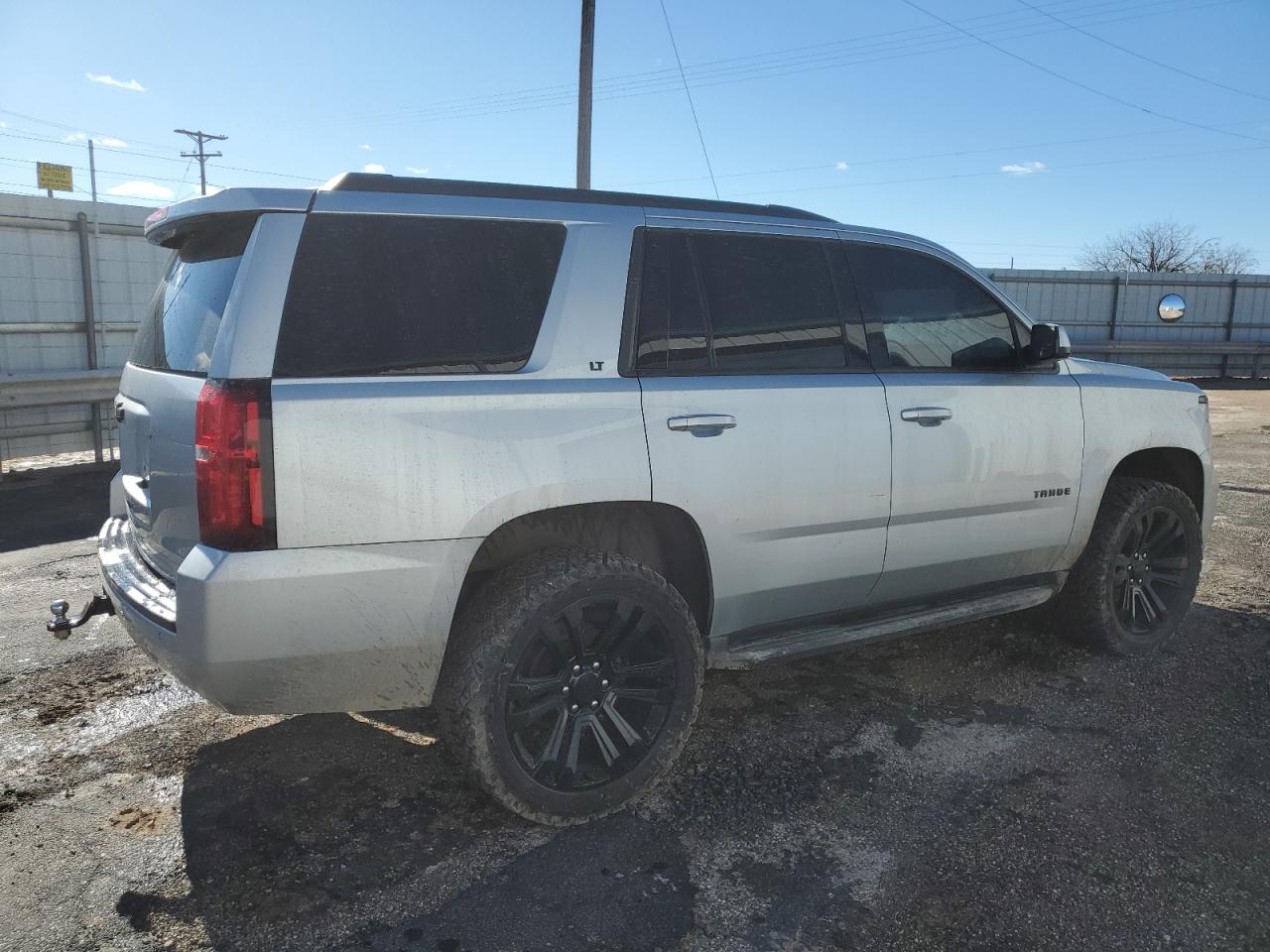 2019 Chevrolet Tahoe VIN 1GNSCBKC0KR202782 Copart auction photo, normal wear / minor dent/scratches damage thumbnail 3