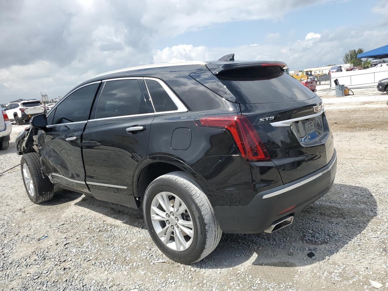2021 Cadillac XT5 VIN 1GYKNAR46MZ127028 Copart auction photo, front end / side damage thumbnail 2