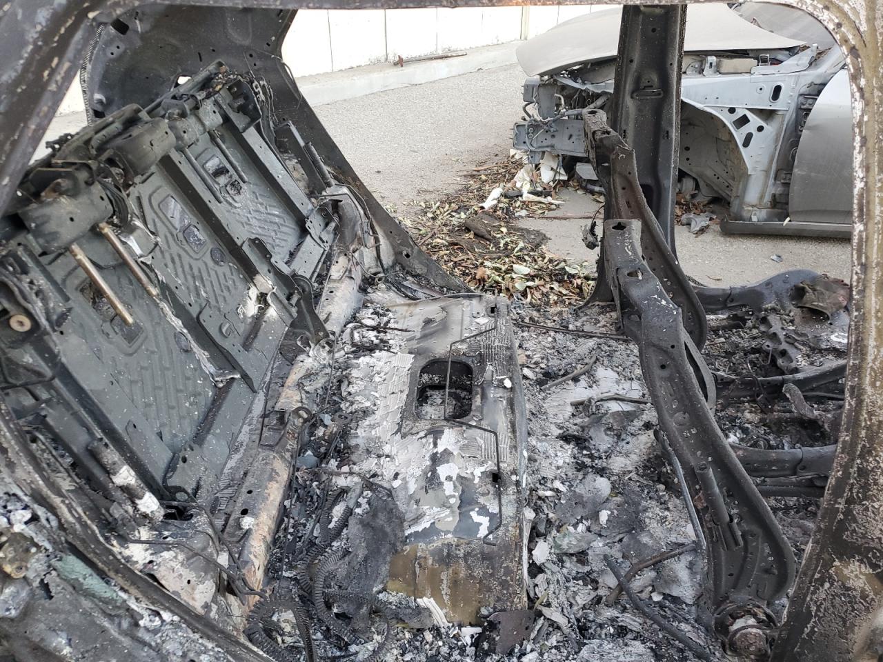 2016 Ford C-MAX VIN 1FADP5CU4GL115966 Copart auction photo, burn damage thumbnail 10