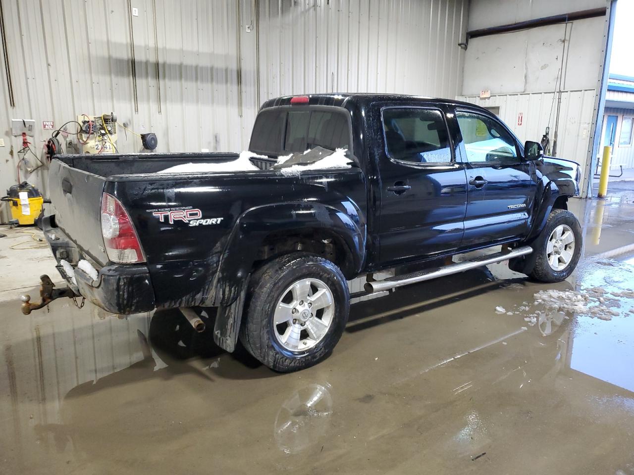 2013 Toyota Tacoma VIN 3TMLU4EN0DM112734 Copart auction photo, front end / minor dent/scratches damage thumbnail 3