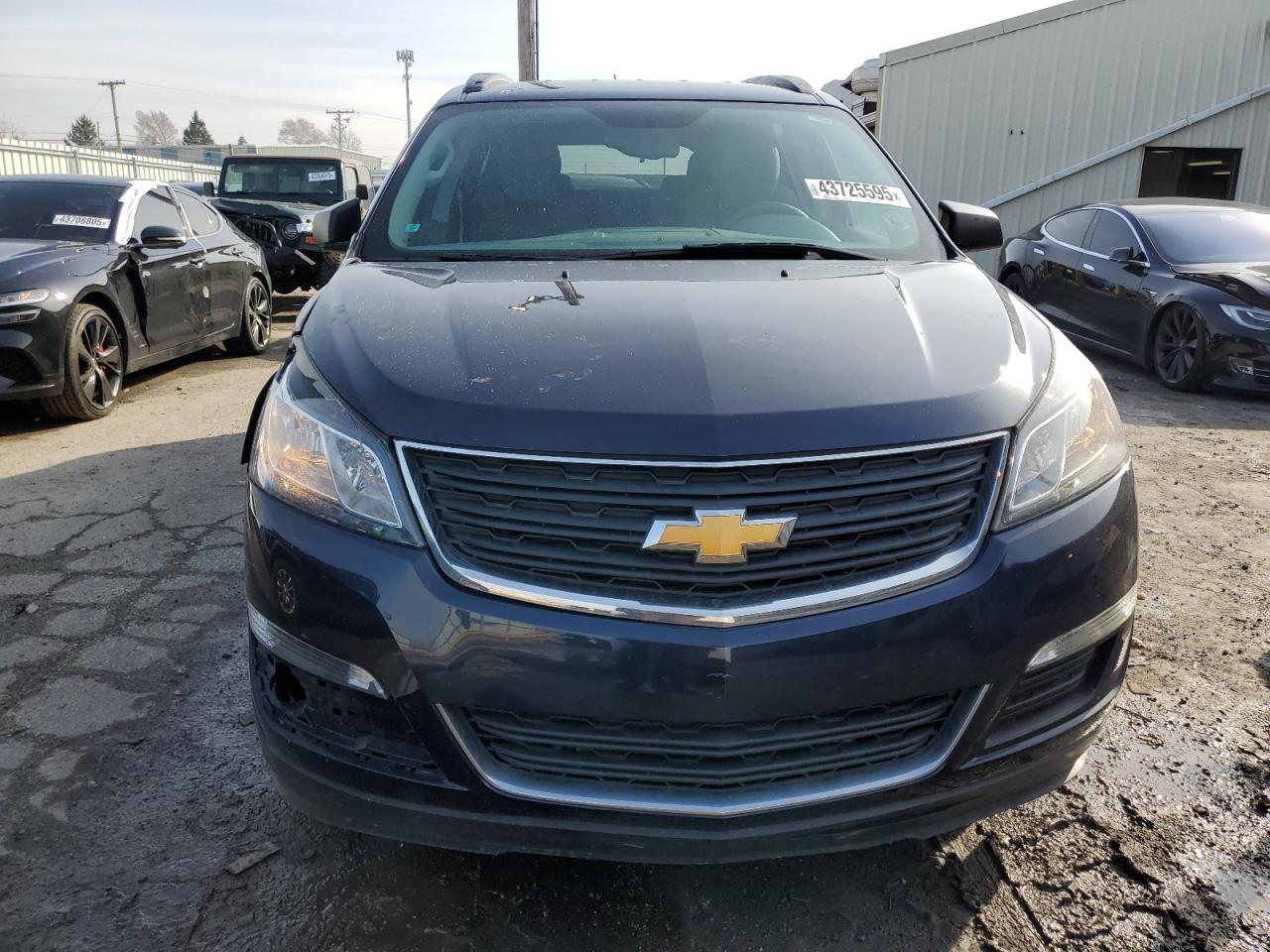 2015 Chevrolet Traverse VIN 1GNKRFED5FJ368116 Copart auction photo, front end / side damage thumbnail 5
