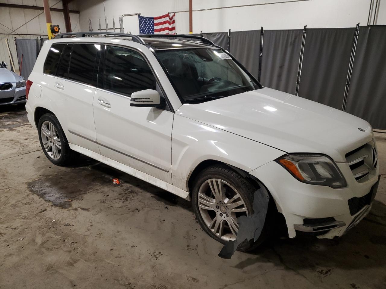 2015 Mercedes-Benz GLK-klasse VIN WDCGG8JB1FG440974 Copart auction photo, front end damage thumbnail 4