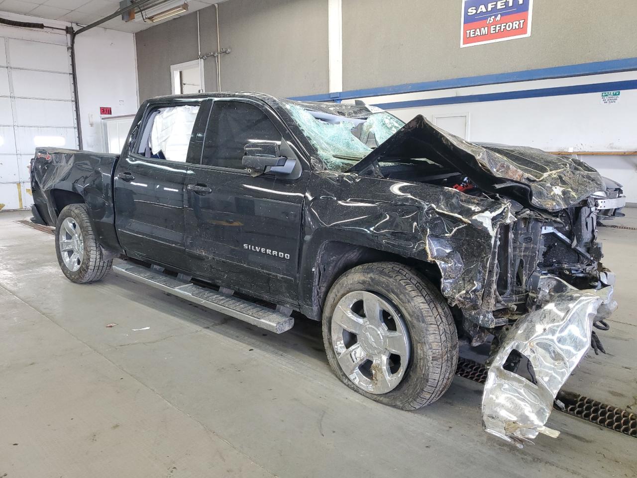 2017 Chevrolet Silverado VIN 3GCUKRER1HG418503 Copart auction photo, rollover damage thumbnail 4
