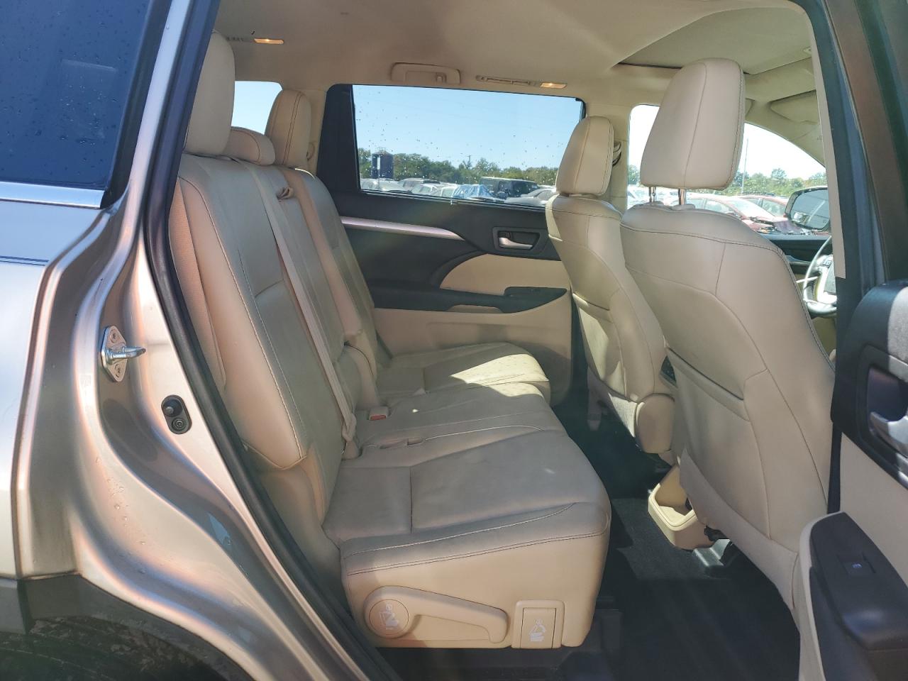 2015 Toyota Highlander VIN 5TDKKRFH6FS066417 Copart auction photo, front end damage thumbnail 11