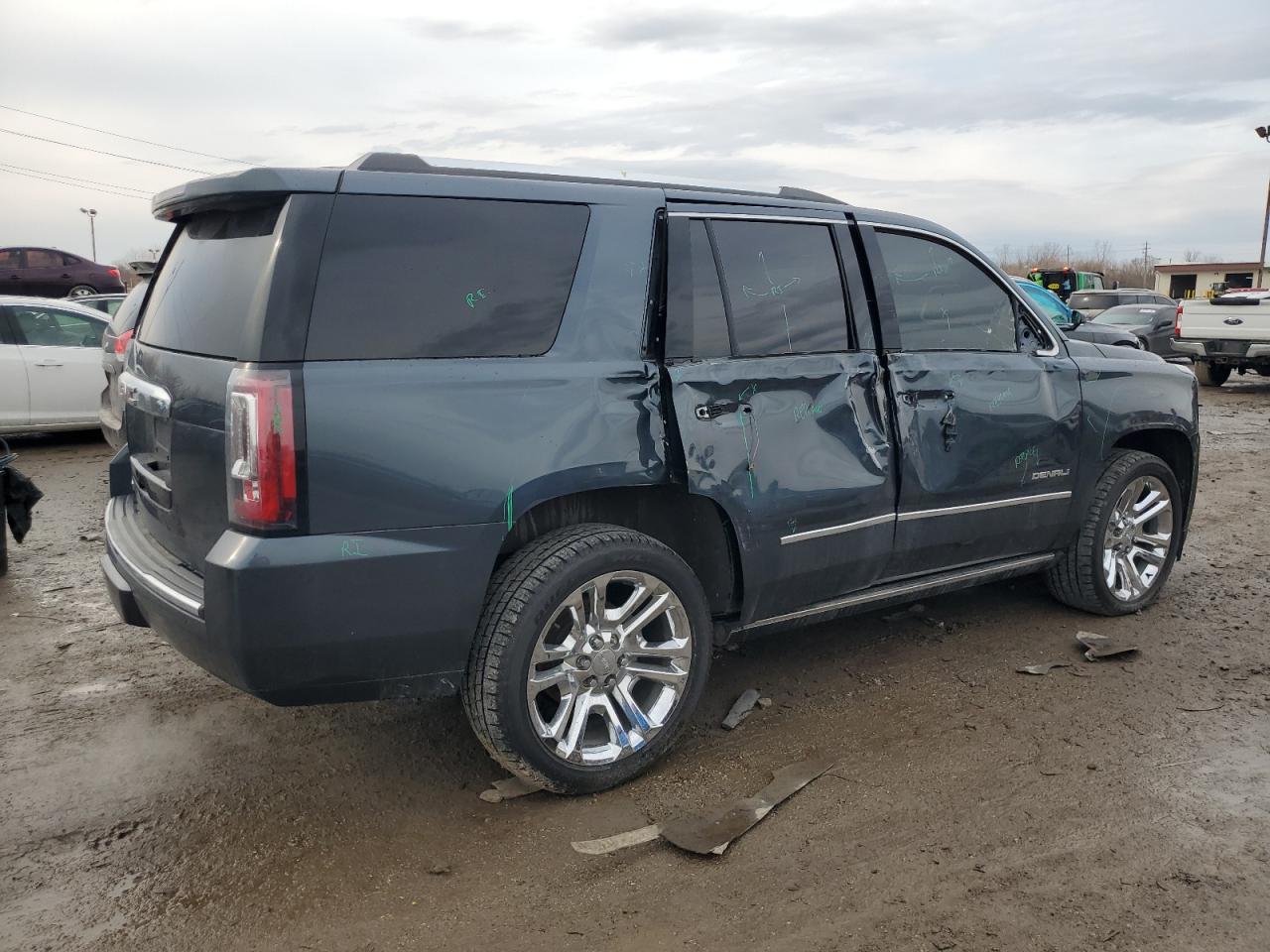 2019 GMC Yukon VIN 1GKS2CKJ3KR378827 Copart auction photo, side / rear end damage thumbnail 3