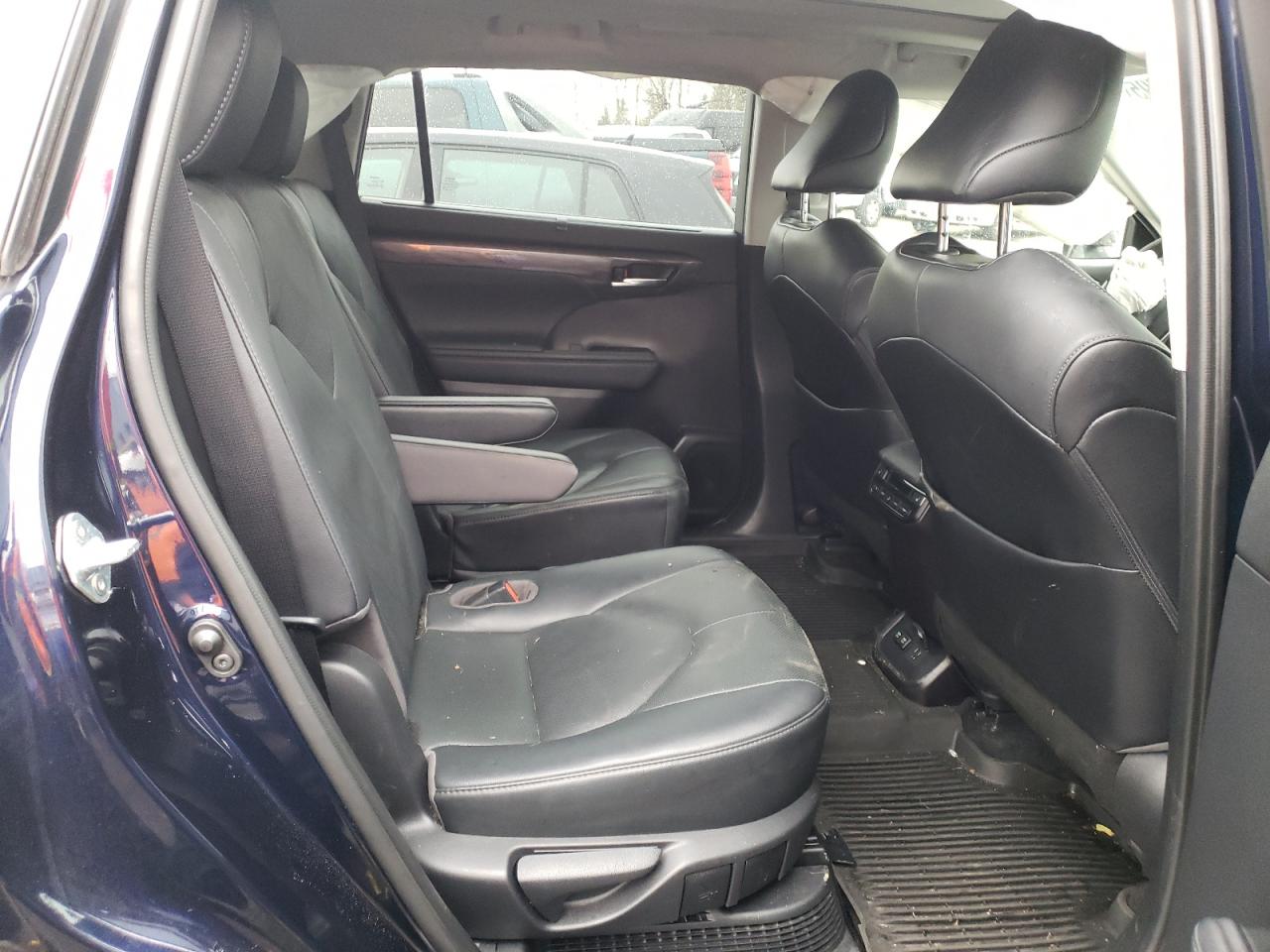 2021 Toyota Highlander VIN 5TDEBRCH4MS065460 Copart auction photo, front end damage thumbnail 11