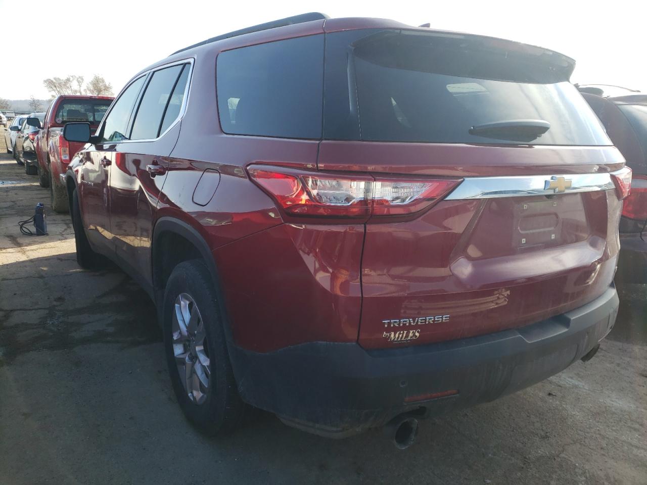 2020 Chevrolet Traverse VIN 1GNERGKW7LJ198829 Copart auction photo, front end / rear end damage thumbnail 2