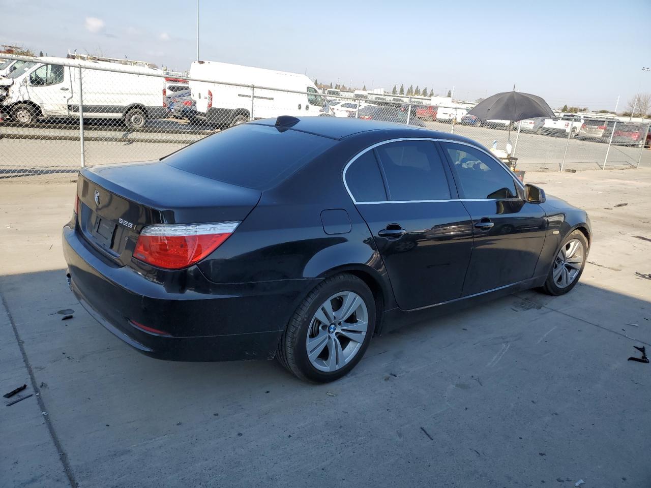2010 BMW 5er VIN WBANU5C54AC442419 Copart auction photo, side / front end damage thumbnail 3