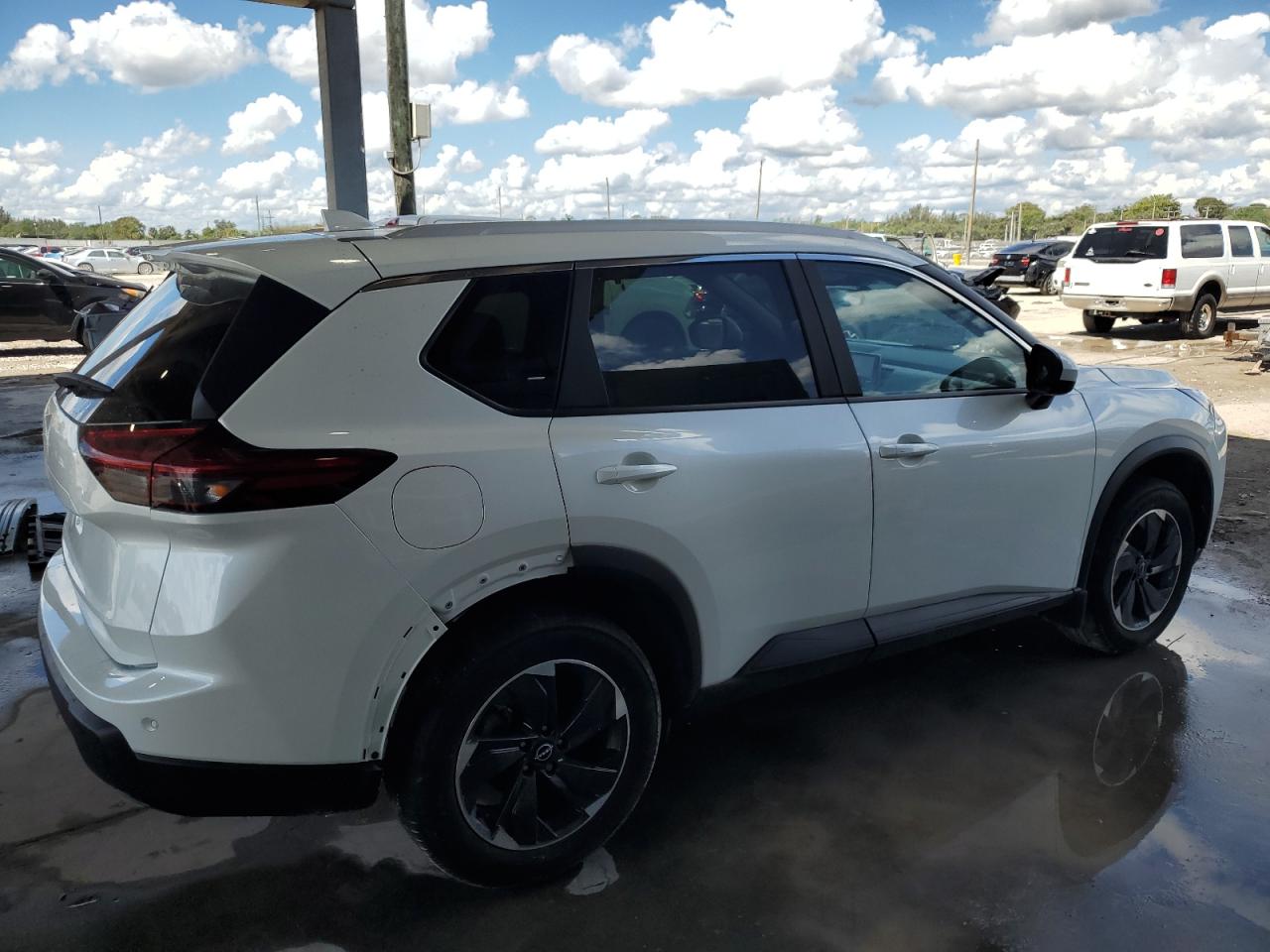 2024 Nissan Rogue VIN JN8BT3BA3RW354116 Copart auction photo, front end / minor dent/scratches damage thumbnail 3