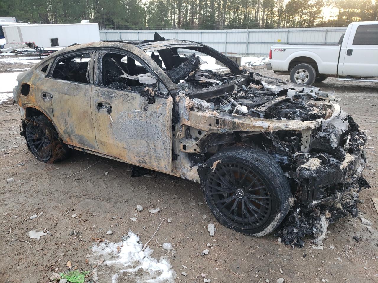 2024 Mercedes-Benz GLC VIN W1NKJ8HB3RF222223 Copart auction photo, burn damage thumbnail 4