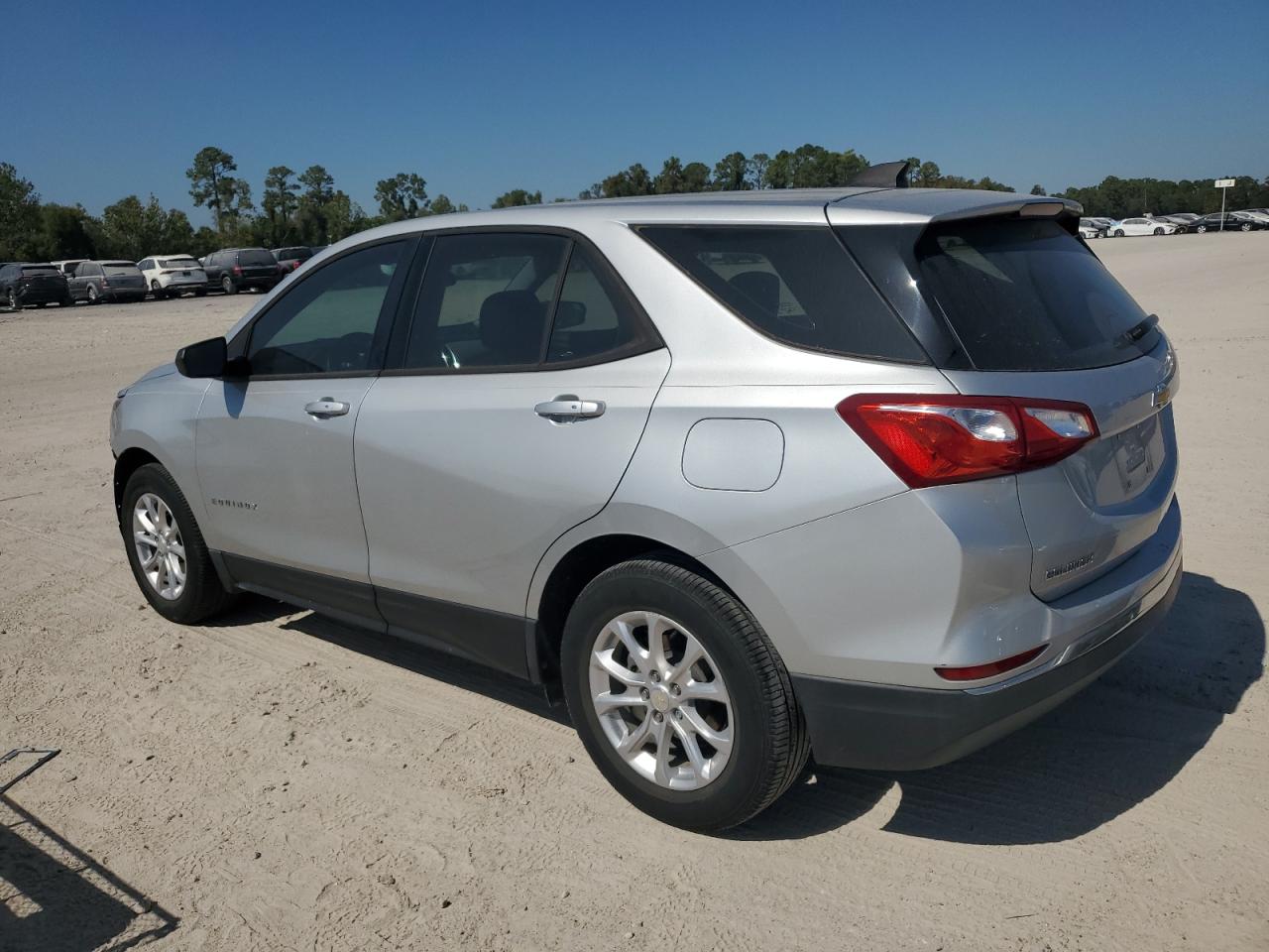 2018 Chevrolet Equinox VIN 3GNAXHEV4JS610715 Copart auction photo, front end damage thumbnail 2