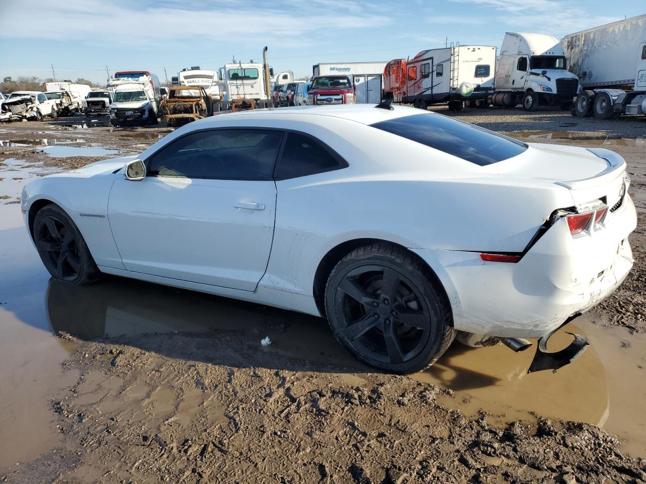 2011 Chevrolet Camaro VIN 2G1FC1EDXB9115015 Copart auction photo, rear end / minor dent/scratches damage thumbnail 2
