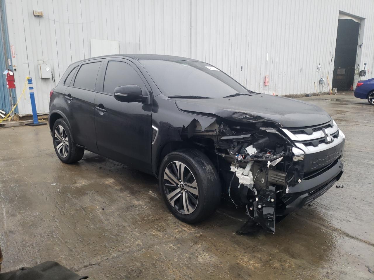 2021 Mitsubishi Outlander VIN JA4ARUAU6MU017381 Copart auction photo, front end damage thumbnail 4