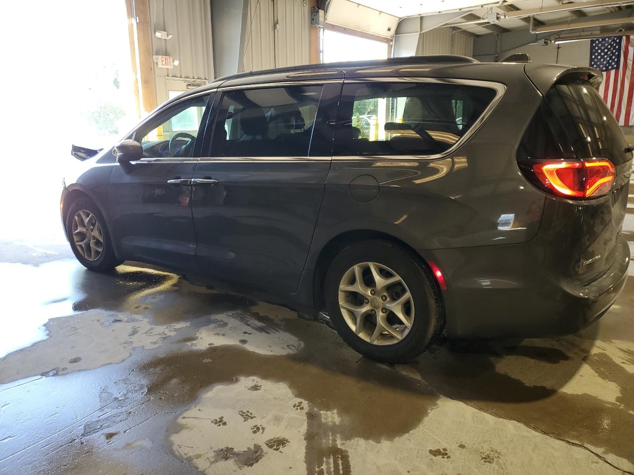 2017 Chrysler Pacifica VIN 2C4RC1BG3HR850866 Copart auction photo, front end damage thumbnail 2