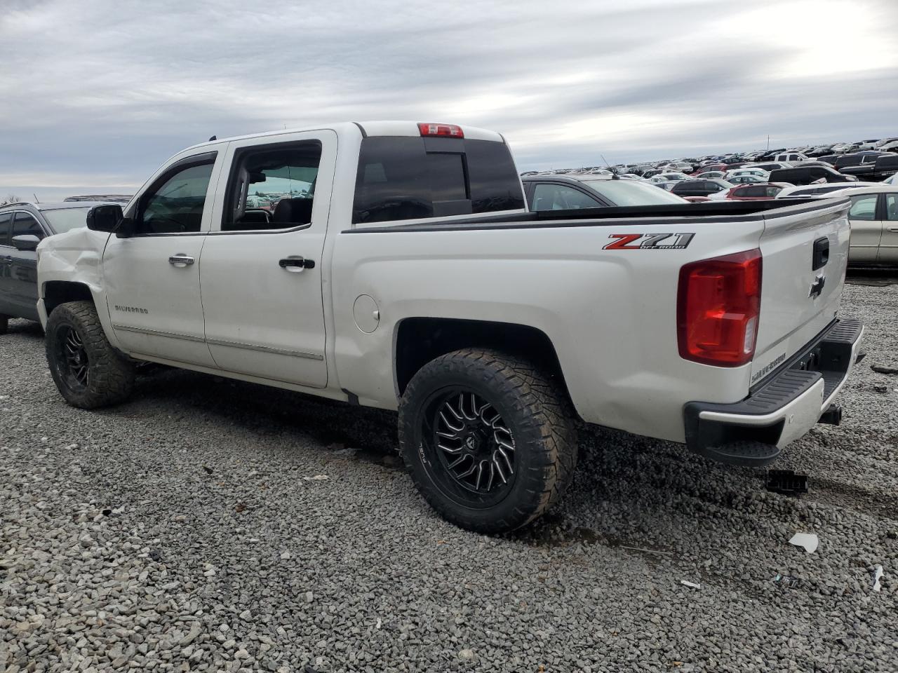 2018 Chevrolet Silverado VIN 3GCUKSEC2JG212101 Copart auction photo, water/flood / minor dent/scratches damage thumbnail 2