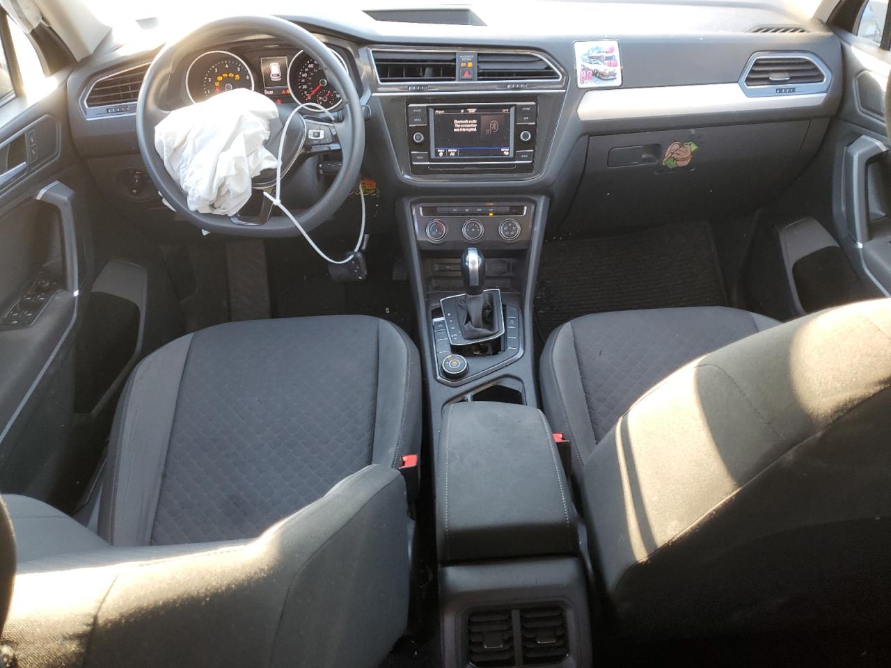 2020 Volkswagen Tiguan VIN 3VV0B7AX7LM023437 Copart auction photo, front end / side damage thumbnail 8