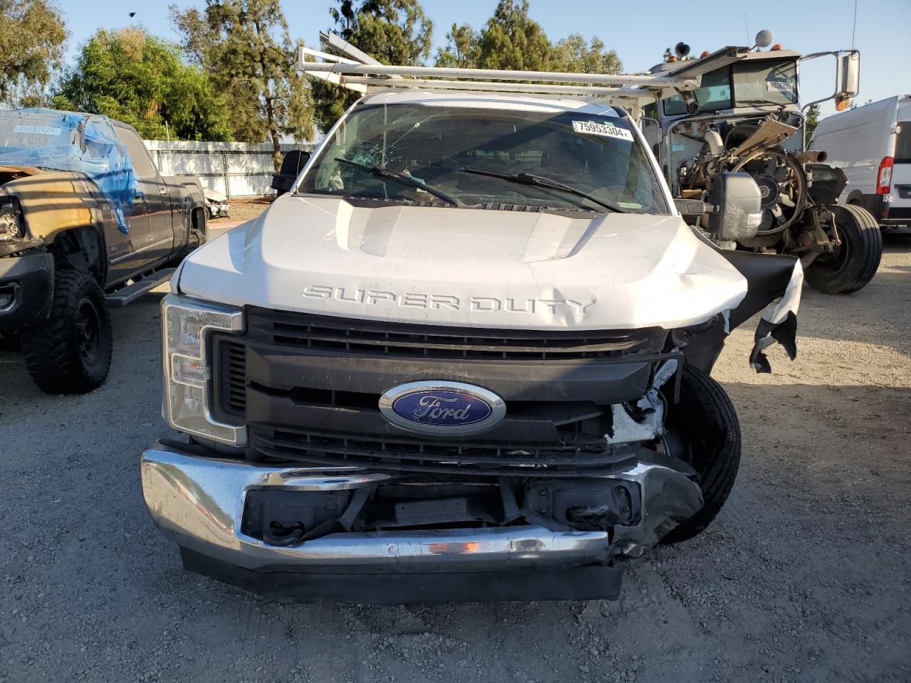 2019 Ford F250 VIN 1FT7X2A67KED28742 Copart auction photo, front end damage thumbnail 5
