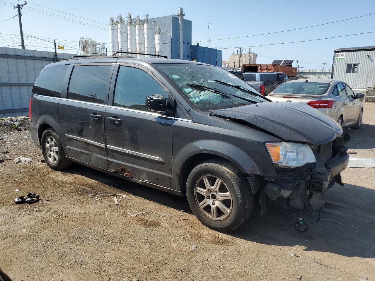 2011 Chrysler Town & Country VIN 2A4RR5DG6BR633879 Copart auction photo, front end damage thumbnail 4