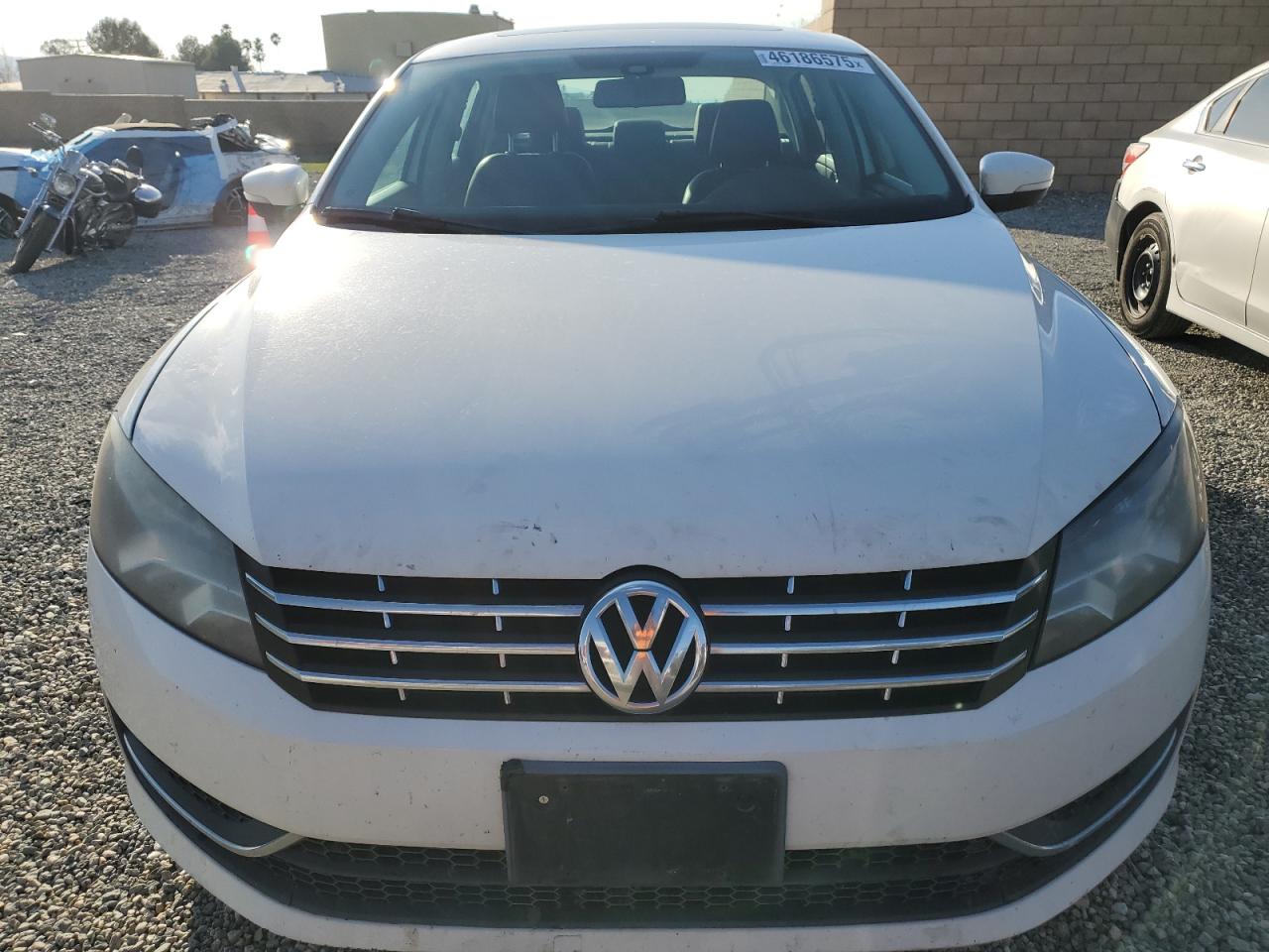 2015 Volkswagen Passat VIN 1VWBV7A38FC035594 Copart auction photo, rear end damage thumbnail 5