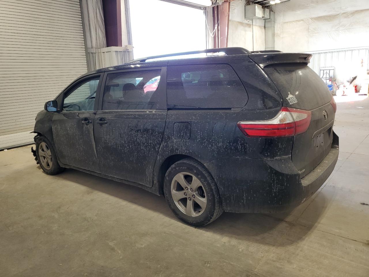 2017 Toyota Sienna VIN 5TDKZ3DC9HS892486 Copart auction photo, front end / side damage thumbnail 2