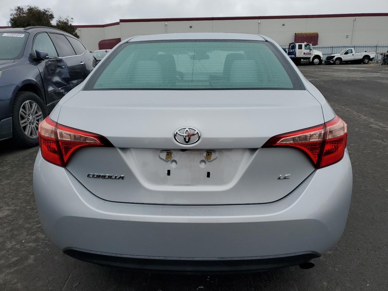 2018 Toyota Corolla VIN 2T1BURHE4JC064342 Copart auction photo, front end / side damage thumbnail 6