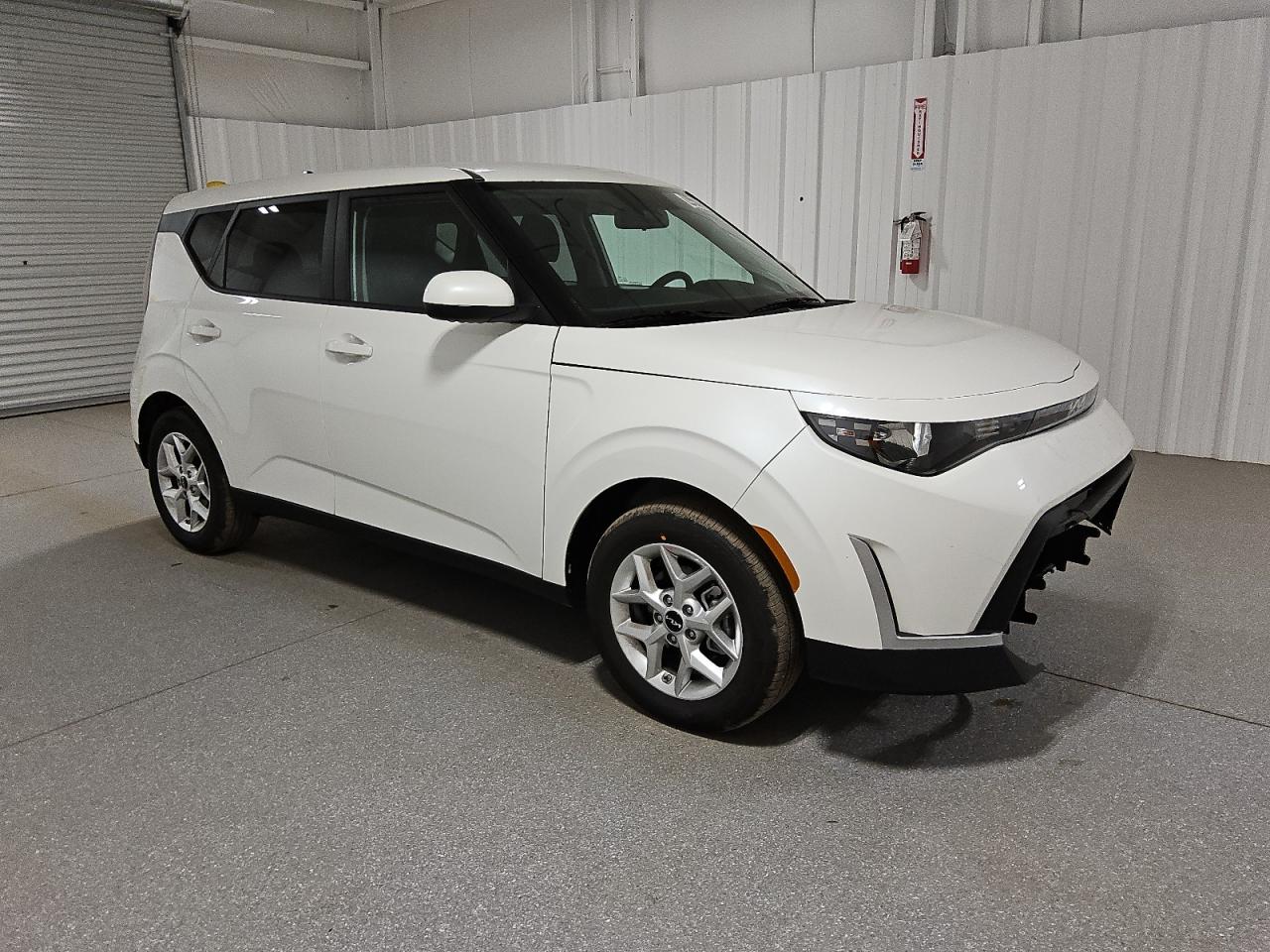 2025 KIA Soul VIN KNDJ23AU0S7936566 Copart auction photo, front end damage thumbnail 4