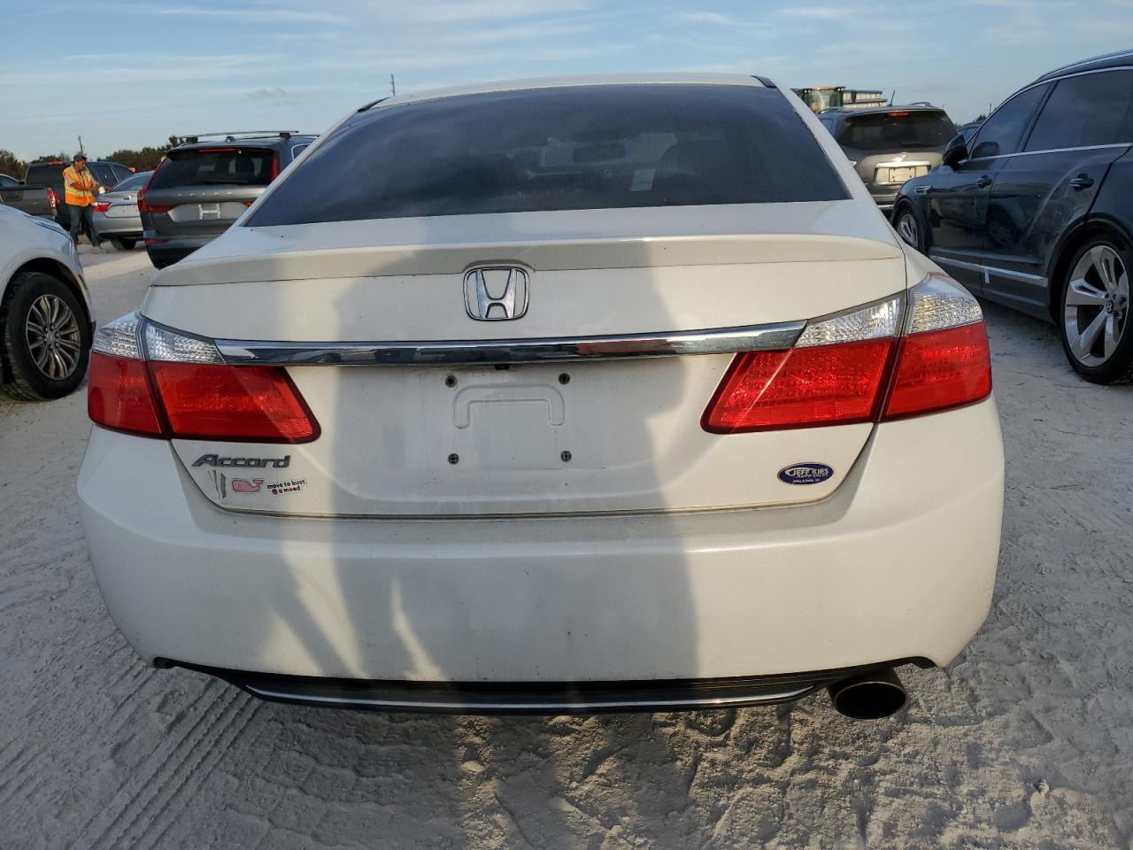 2015 Honda Accord VIN 1HGCR2F7XFA082908 Copart auction photo, water/flood damage thumbnail 6