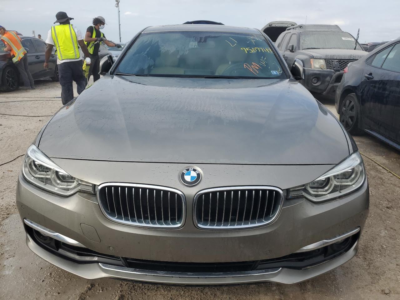 2018 BMW 3er VIN WBA8B9G55JNU95753 Copart auction photo, water/flood damage thumbnail 5