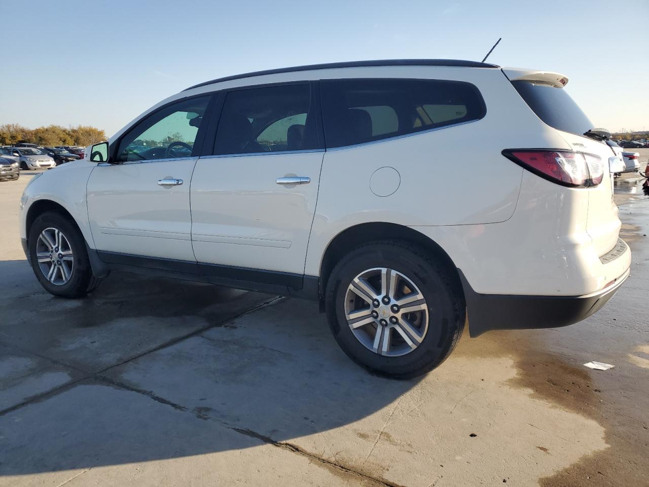2015 Chevrolet Traverse VIN 1GNKRHKD8FJ182442 Copart auction photo, front end / minor dent/scratches damage thumbnail 2