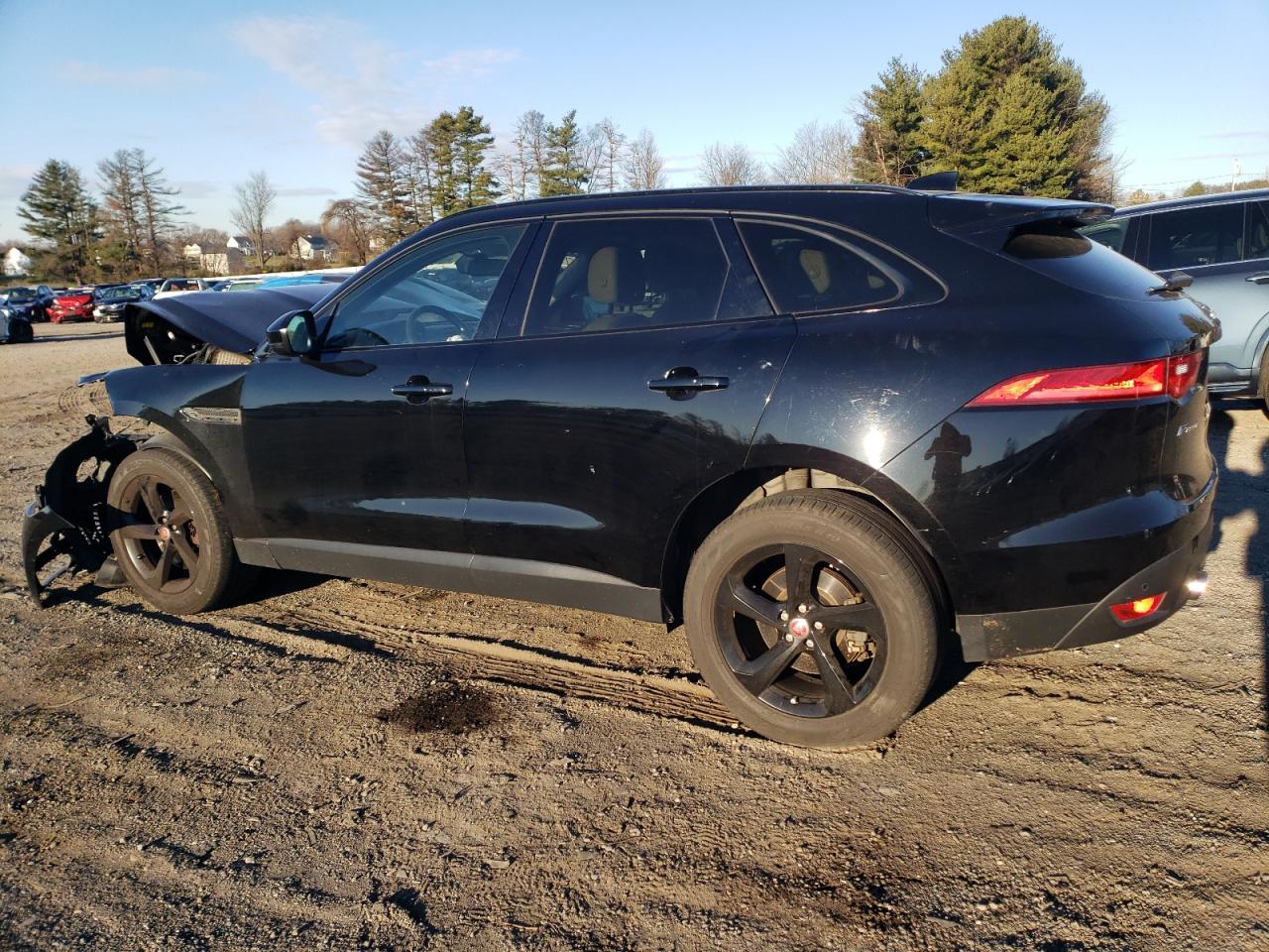 2017 Jaguar F-Pace VIN SADCK2BV5HA092986 Copart auction photo, front end / minor dent/scratches damage thumbnail 2