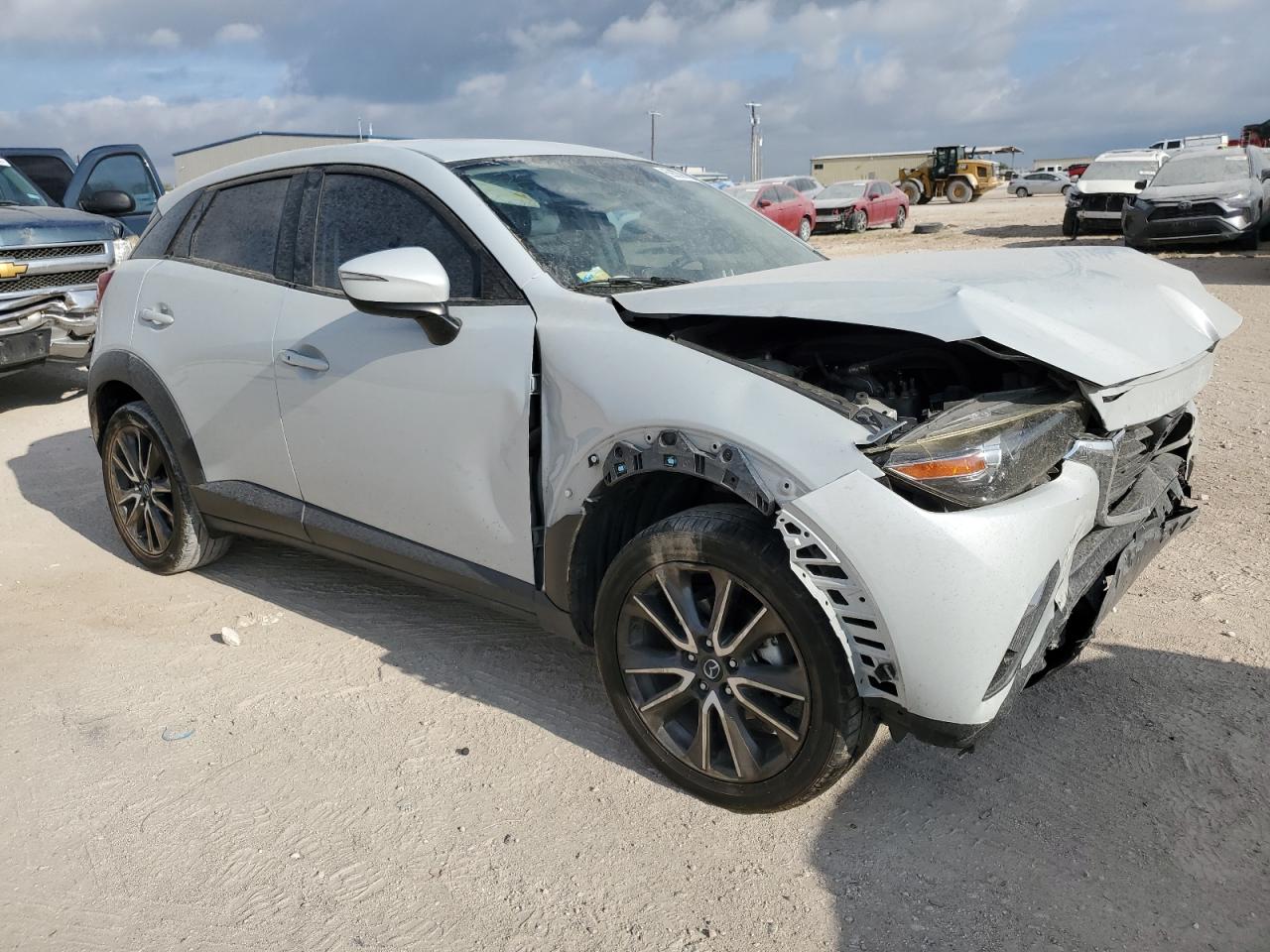 2017 Mazda CX-3 VIN JM1DKDC70H0165988 Copart auction photo, front end / side damage thumbnail 4