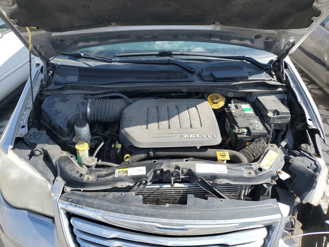 2014 Chrysler Town & Country VIN 2C4RC1BG3ER363551 Copart auction photo, front end / minor dent/scratches damage thumbnail 12