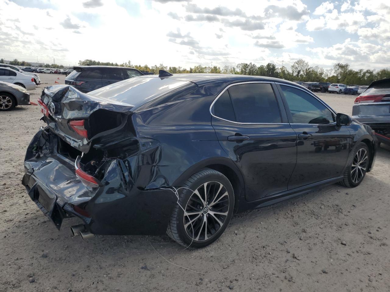 2019 Toyota Camry VIN 4T1B11HK3KU683627 Copart auction photo, rear end damage thumbnail 3
