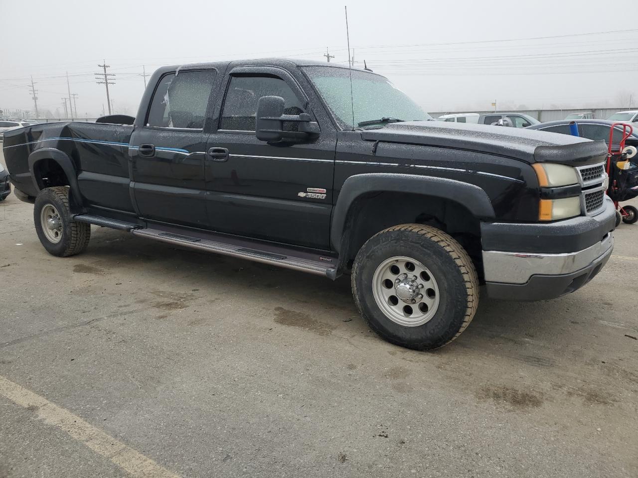 2005 Chevrolet Silverado VIN 1GCHK332X5F800031 Copart auction photo, rear end / frame damage damage thumbnail 4