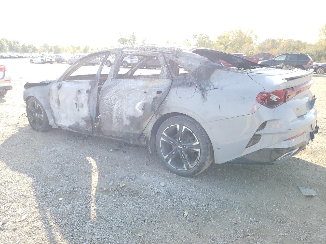 2022 KIA K5 VIN 5XXG64J21NG124062 Copart auction photo, burn damage thumbnail 2