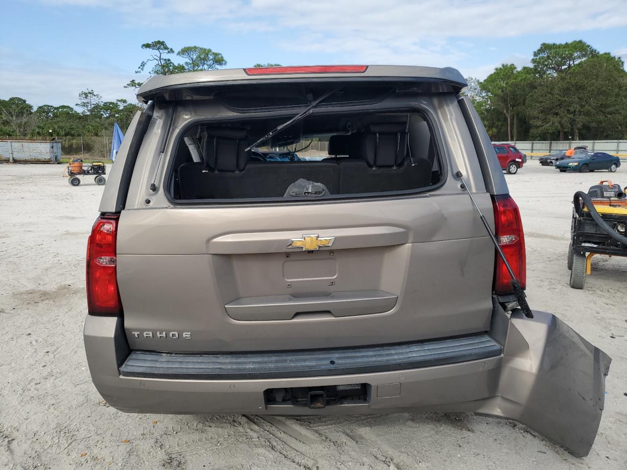 2017 Chevrolet Tahoe VIN 1GNSCBKC0HR253742 Copart auction photo, rollover / minor dent/scratches damage thumbnail 6