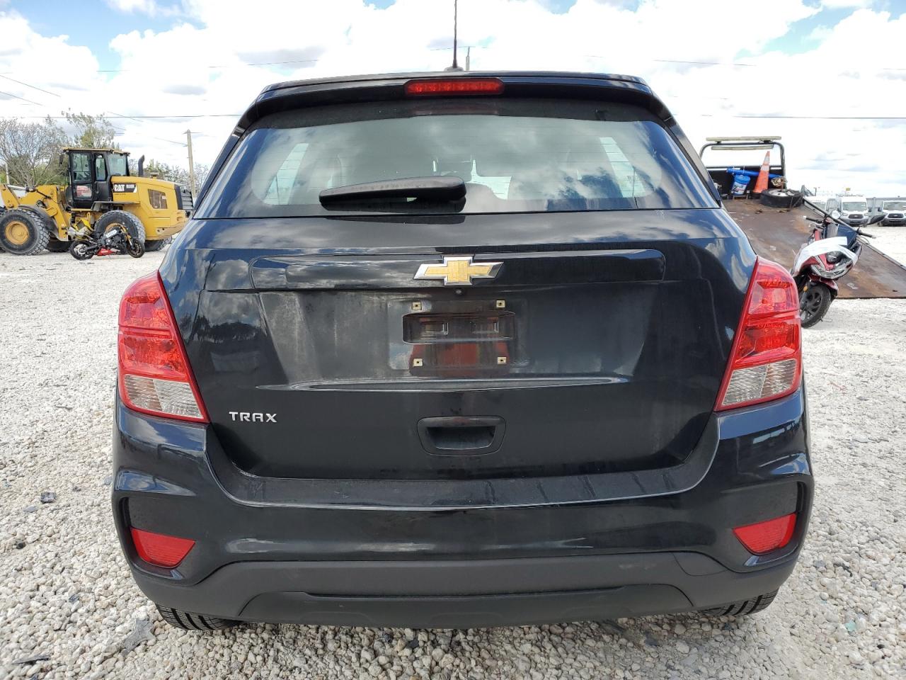 2017 Chevrolet Trax VIN 3GNCJKSB9HL260942 Copart auction photo, mechanical damage thumbnail 6