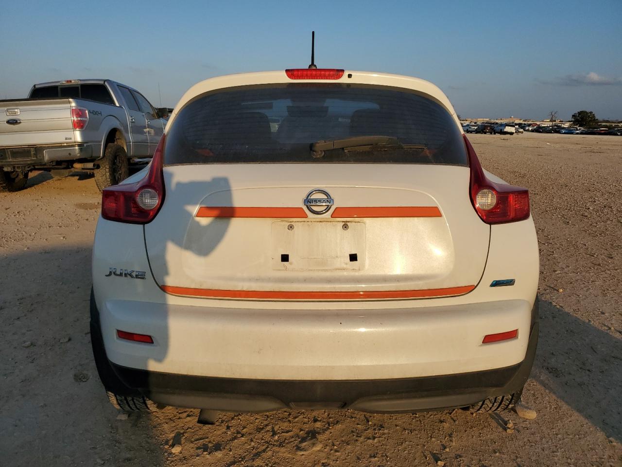 2014 Nissan Juke VIN JN8AF5MR1ET352233 Copart auction photo, front end / minor dent/scratches damage thumbnail 6