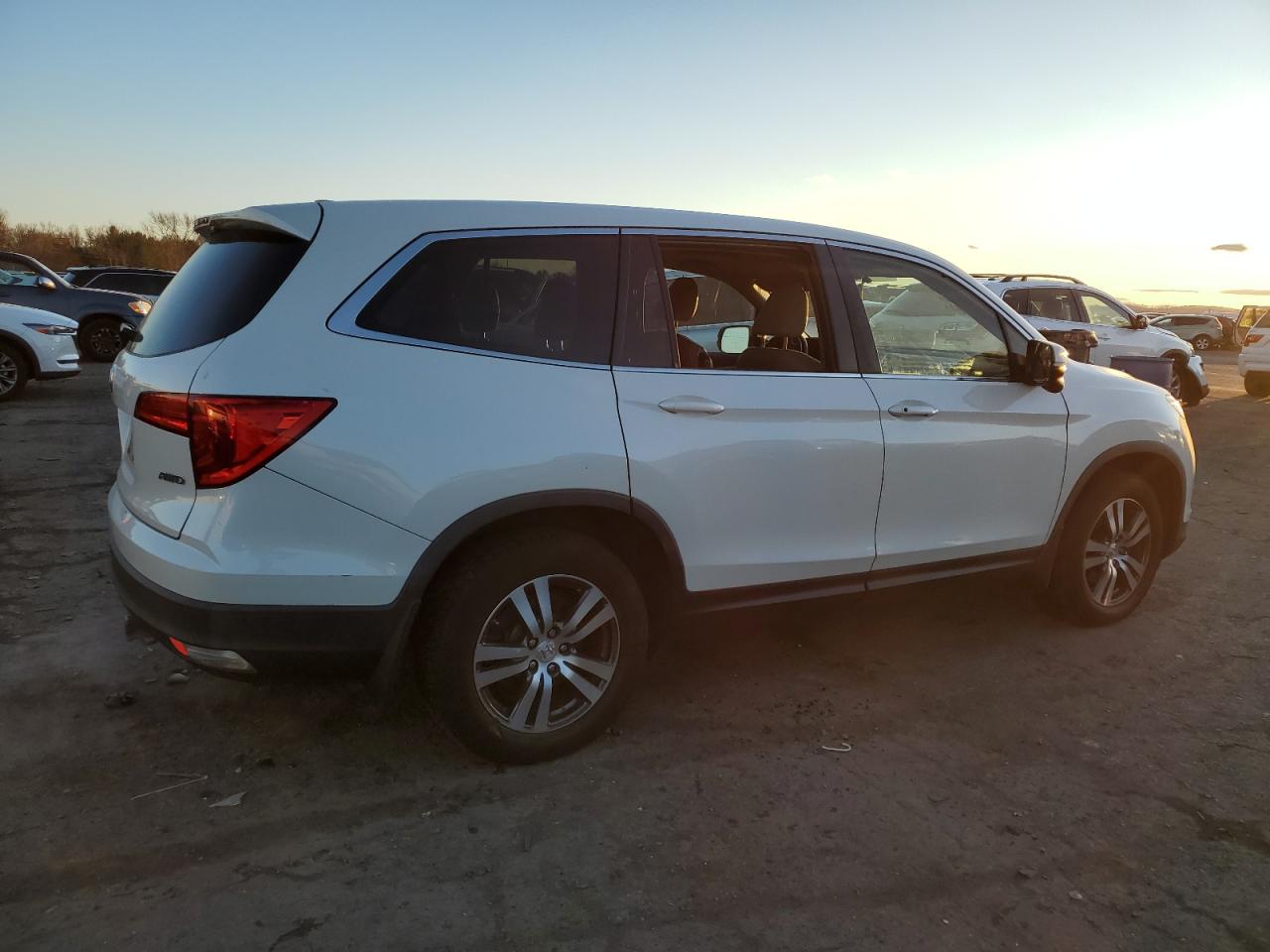 2017 Honda Pilot VIN 5FNYF6H57HB023874 Copart auction photo, vandalism damage thumbnail 3