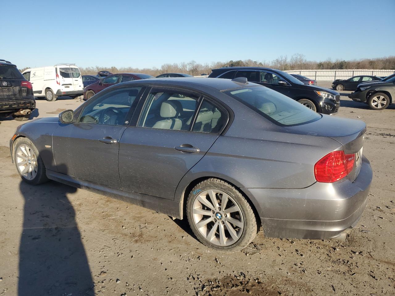 2011 BMW 3er VIN WBAPH7C58BE677355 Copart auction photo, front end / minor dent/scratches damage thumbnail 2