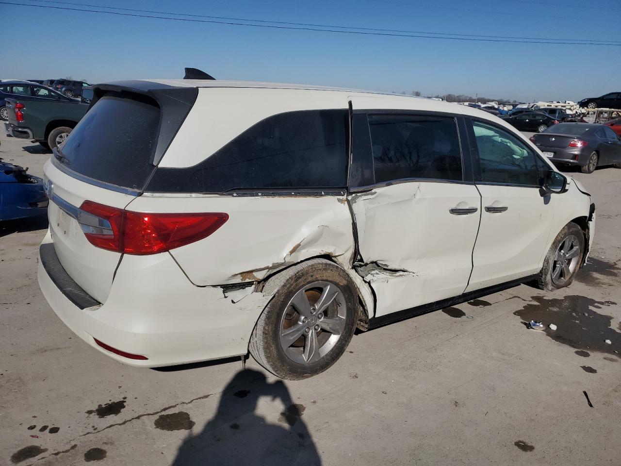 2018 Honda Odyssey VIN 5FNRL6H75JB026440 Copart auction photo, side / rear end damage thumbnail 3