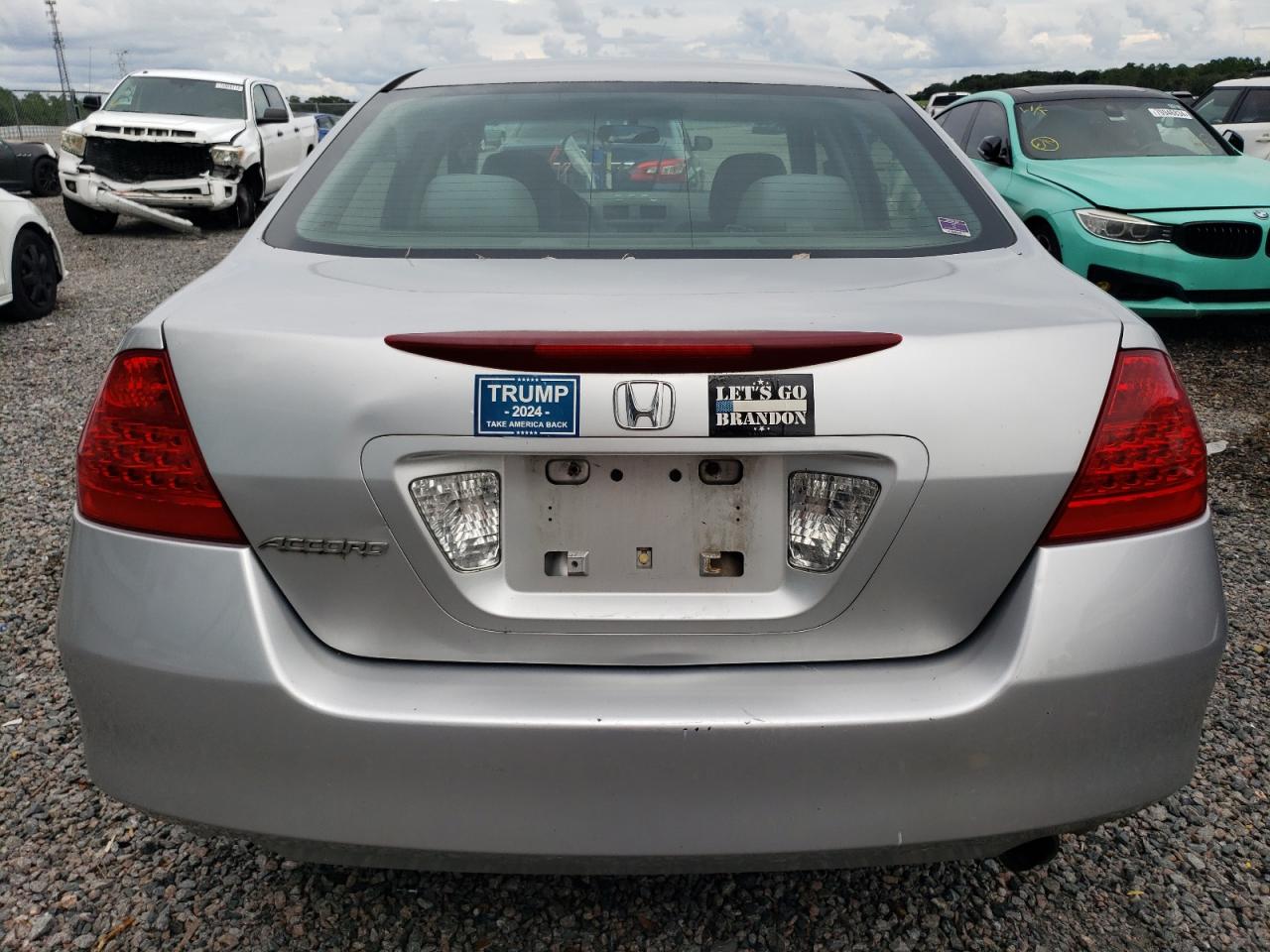2007 Honda Accord VIN 1HGCM563X7A001033 Copart auction photo, side / front end damage thumbnail 6