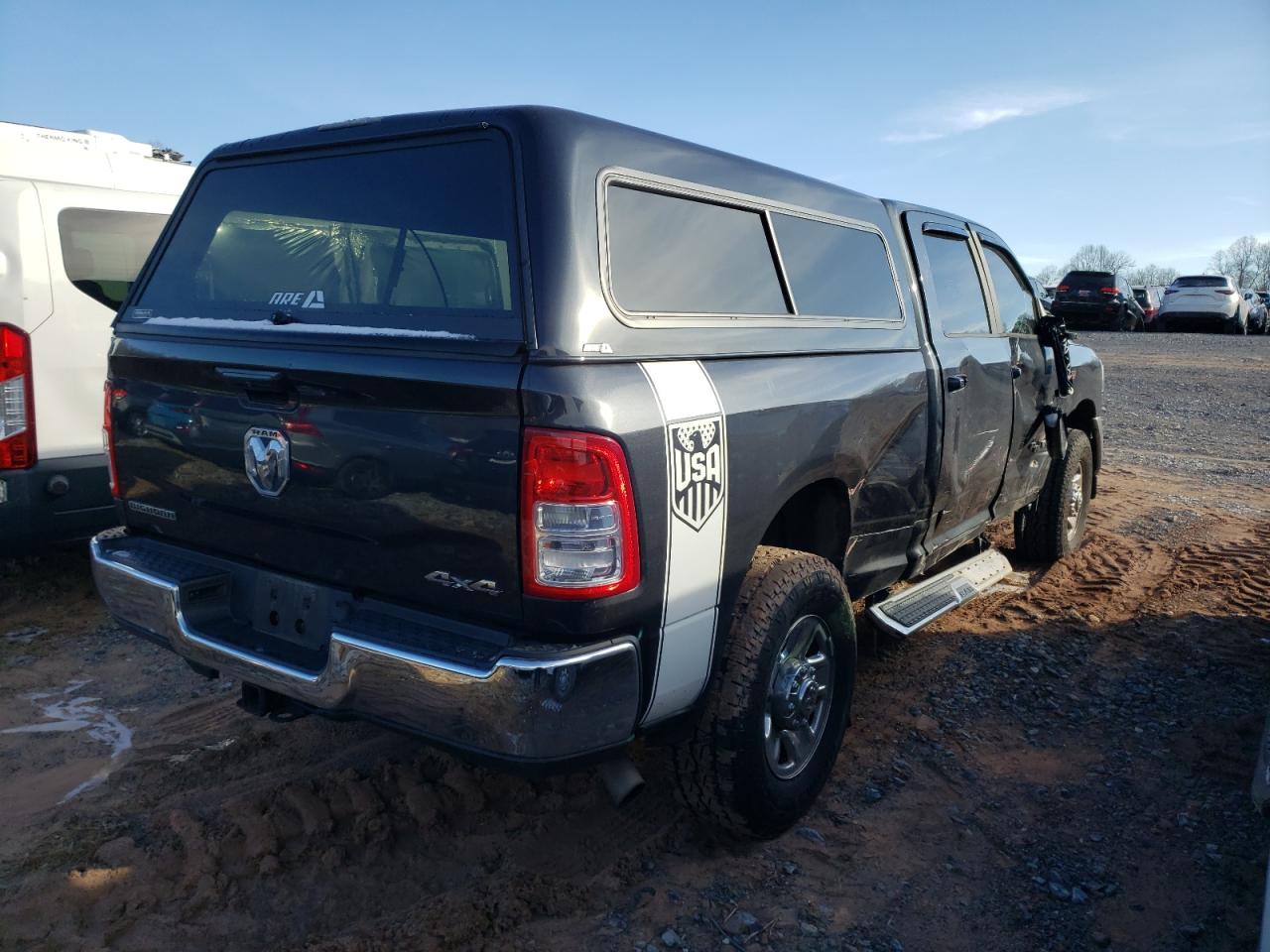 2020 RAM 2500 VIN 3C6UR5DJ3LG139859 Copart auction photo, side / front end damage thumbnail 4